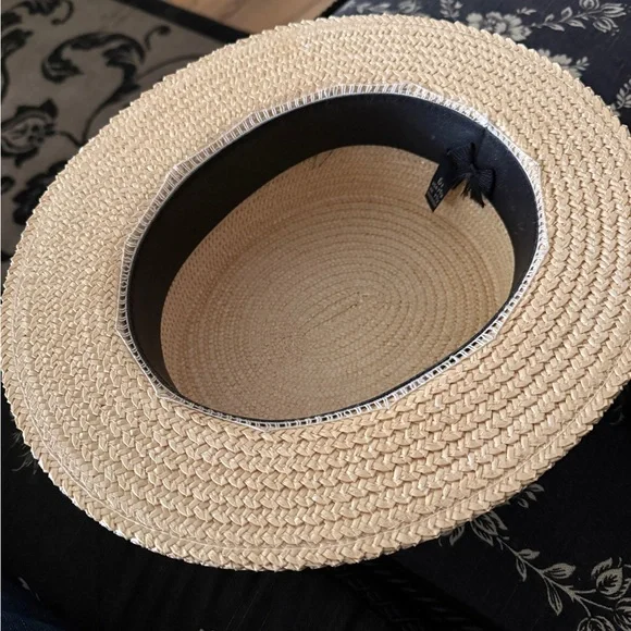 Classic Italian made Straw Boater Skimmer Hat with Red and Navy Band. Beautiful - Picture 3 of 7